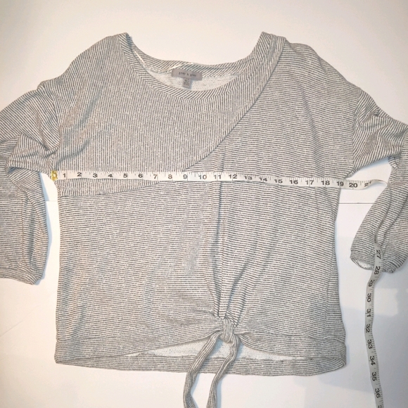 Grey & Gray Long Sleeve Tie Front Striped Top - Picture 11 of 12